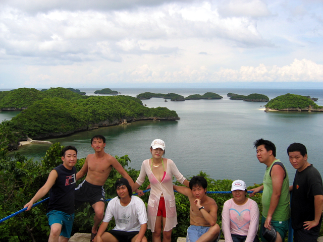 오늘은 모두가 모델.9월 8일 2007(10시)입니다.뒤의 섬이 보이죠 백섬입니다 원헌드래드아일랜드